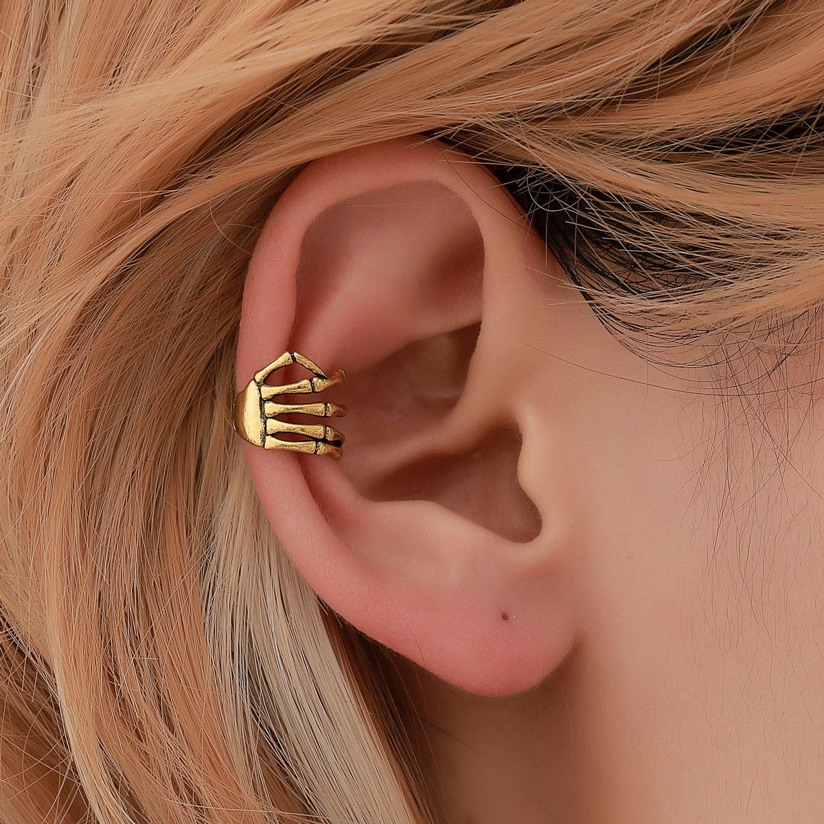 Wholesale Three skull ghost claw  ear cuffs